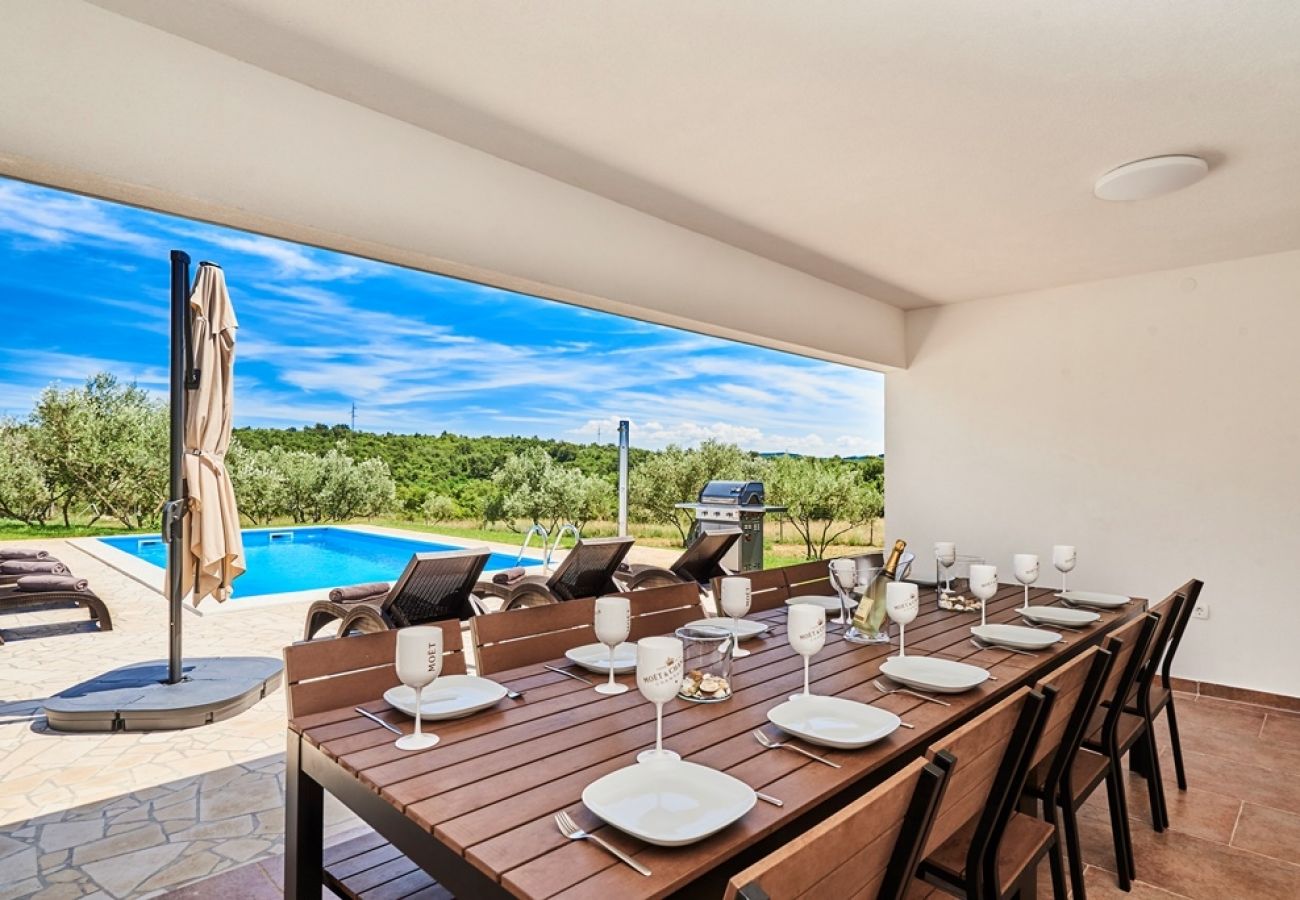 Casa en Buje - Casa de vacaciones en Buje con Terraza, Acondicionador, WIFI, Lavadora (3356-1)