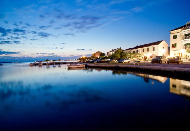 Apartamento en Sukošan - Apartamento en Sukošan con Terraza, Acondicionador, WIFI (654-1) Apartamento en Sukošan - Apartamento en Sukošan con Terraza, Acondicionador, WIFI (654-1)