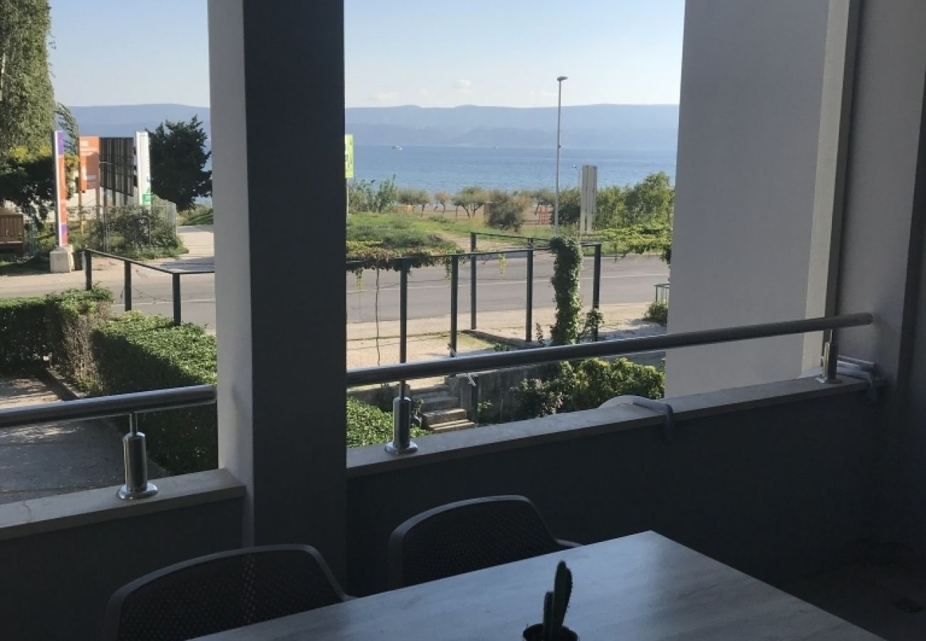 Apartamento en Omiš - Apartamento en Omiš con Seaview, Terraza, Acondicionador, WIFI (3422-2)