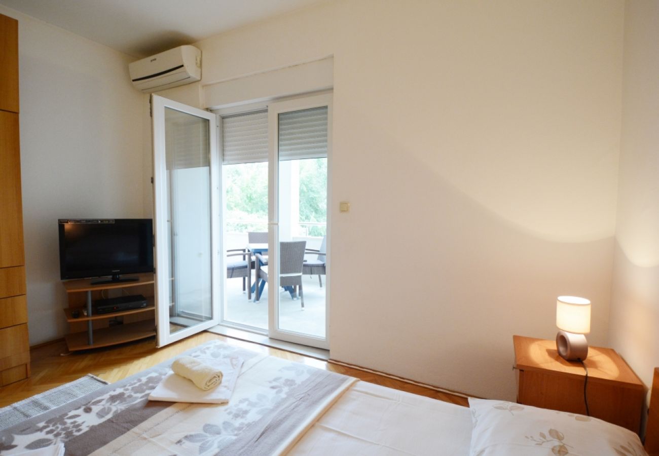 Apartamento en Omiš - Apartamento en Omiš con Seaview, Terraza, Acondicionador, WIFI (3422-2)