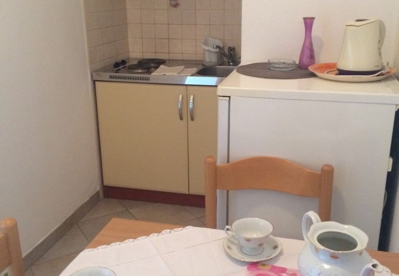 Apartamento en Omiš - Apartamento en Omiš con Seaview, Terraza, Acondicionador, WIFI (3422-3)