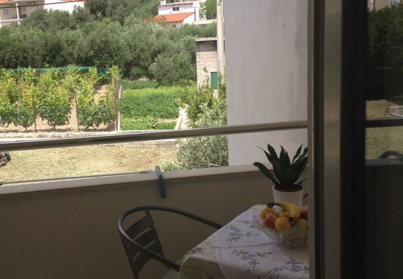 Apartamento en Omiš - Apartamento en Omiš con Balcón, Acondicionador, WIFI, Lavadora (3422-4)