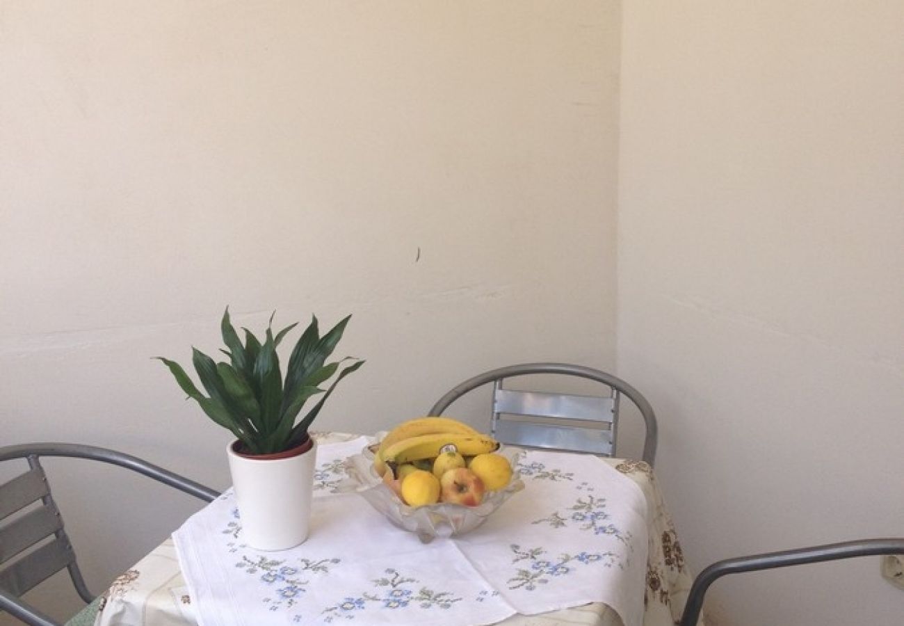 Apartamento en Omiš - Apartamento en Omiš con Balcón, Acondicionador, WIFI, Lavadora (3422-4)