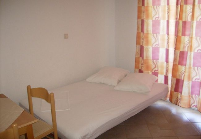 Apartamento en Omiš - Apartamento en Omiš con Balcón, Acondicionador, WIFI, Lavadora (3422-5) Apartamento en Omiš - Apartamento en Omiš con Balcón, Acondicionador, WIFI, Lavadora (3422-5)