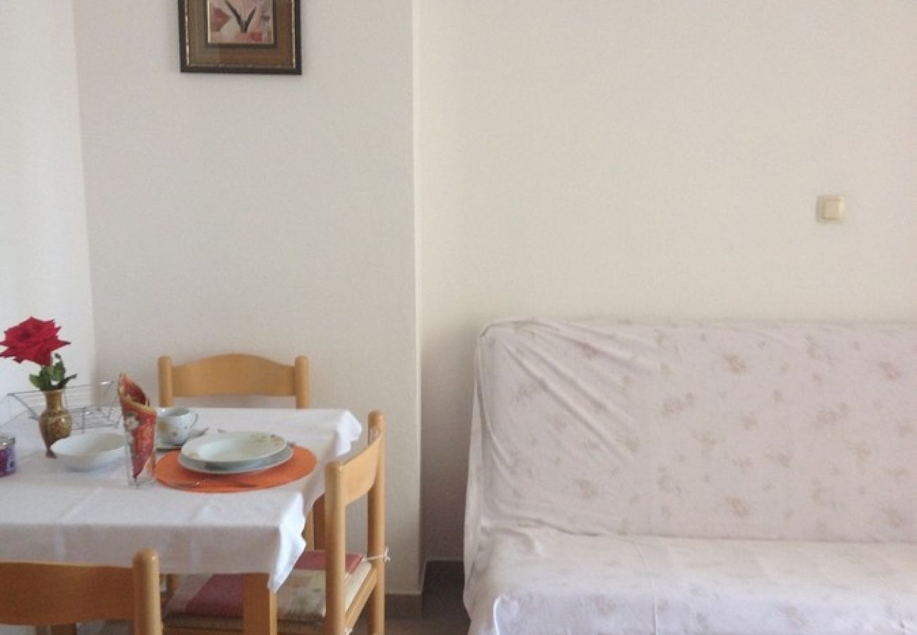 Apartamento en Omiš - Apartamento en Omiš con Balcón, Acondicionador, WIFI, Lavadora (3422-5)