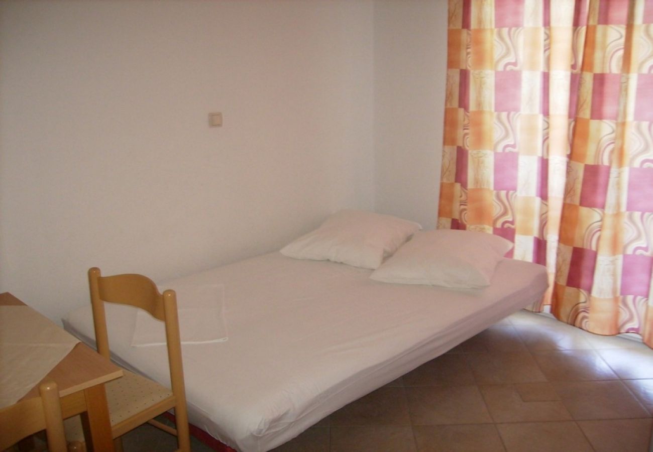 Apartamento en Omiš - Apartamento en Omiš con Balcón, Acondicionador, WIFI, Lavadora (3422-5)