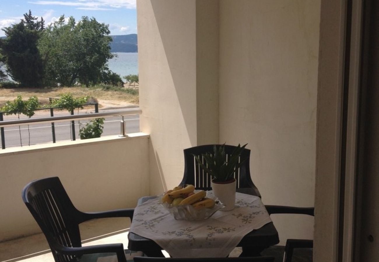 Apartamento en Omiš - Apartamento en Omiš con Seaview, Terraza, Acondicionador, WIFI (3422-6)