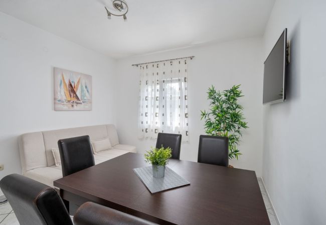 Apartamento en Duce - Apartamento en Duće con Seaview, Terraza, Acondicionador, WIFI (3423-3) Apartamento en Duce - Apartamento en Duće con Seaview, Terraza, Acondicionador, WIFI (3423-3)