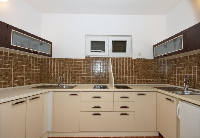 Apartamento en Pisak - Apartamento en Pisak con Seaview, Loggia, Acondicionador, WIFI (153-28) Apartamento en Pisak - Apartamento en Pisak con Seaview, Loggia, Acondicionador, WIFI (153-28)