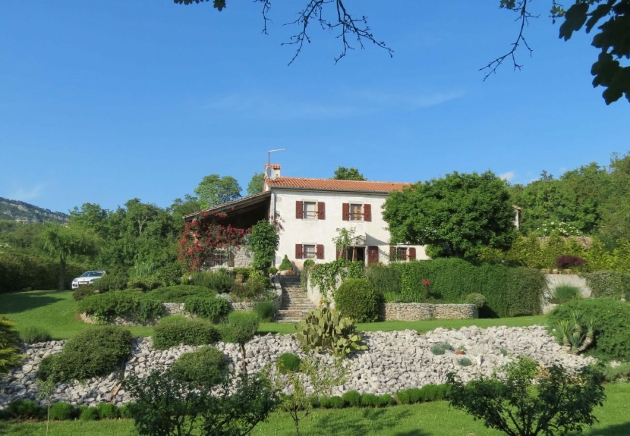 Casa en Roc - Casa de vacaciones en Roč con Terraza, Acondicionador, WIFI, Lavadora (3458-1)