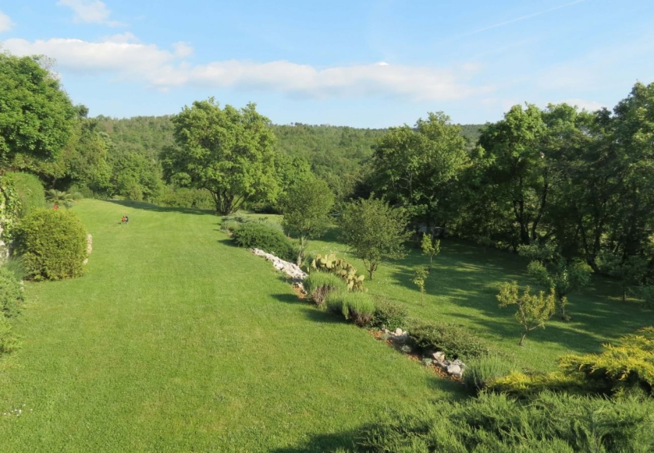 Casa en Roc - Casa de vacaciones en Roč con Terraza, Acondicionador, WIFI, Lavadora (3458-1)