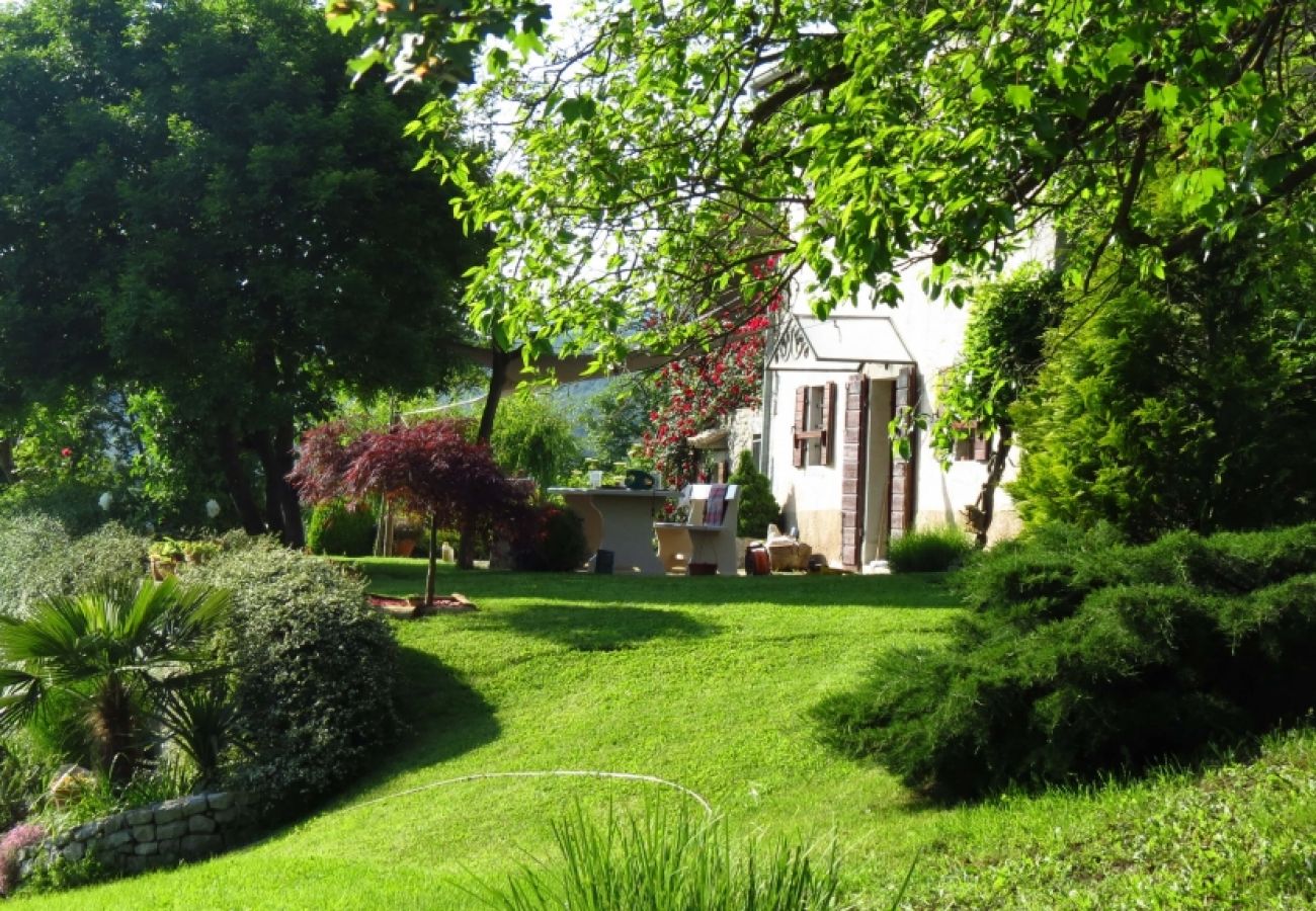 Casa en Roc - Casa de vacaciones en Roč con Terraza, Acondicionador, WIFI, Lavadora (3458-1)