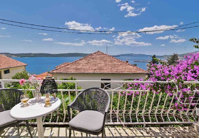 Apartamento en Trogir - Apartamento en Trogir con Seaview, Balcón, Acondicionador, WIFI (3459-1) Apartamento en Trogir - Apartamento en Trogir con Seaview, Balcón, Acondicionador, WIFI (3459-1)