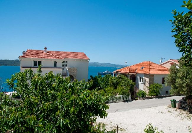Apartamento en Trogir - Apartamento en Trogir con Seaview, Balcón, Acondicionador, WIFI (3459-1) Apartamento en Trogir - Apartamento en Trogir con Seaview, Balcón, Acondicionador, WIFI (3459-1)