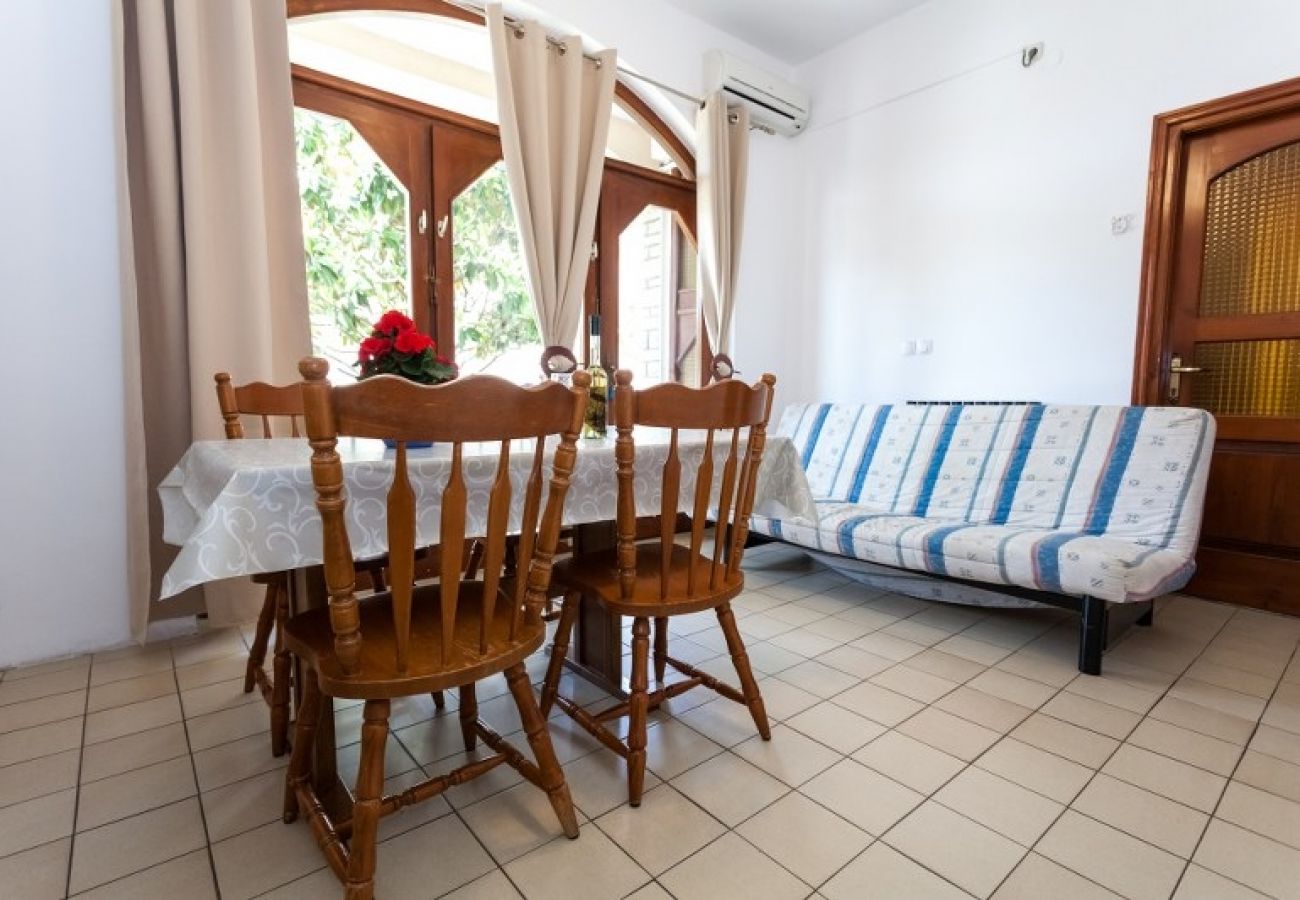 Apartamento en Pakoštane - Apartamento en Pakoštane con Terraza, Acondicionador, WIFI, Lavavajillas (3475-2)