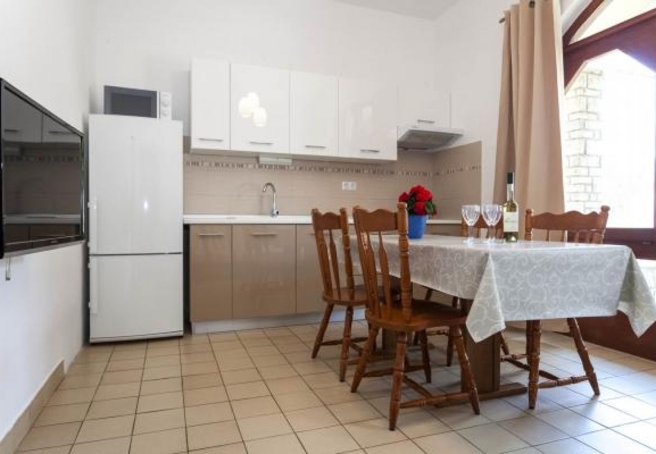 Apartamento en Pakoštane - Apartamento en Pakoštane con Terraza, Acondicionador, WIFI, Lavavajillas (3475-2)