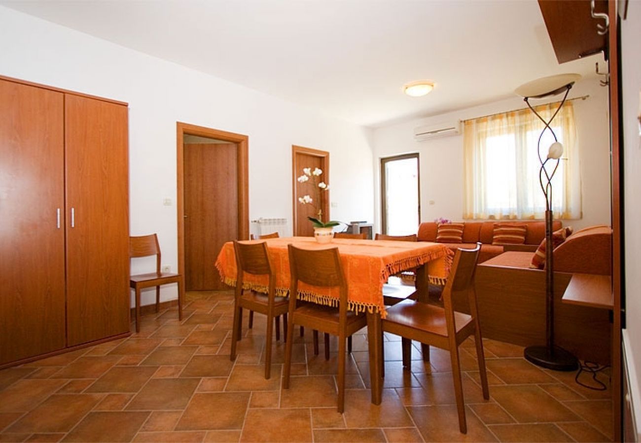 Apartamento en Rovinj - Apartamento en Rovinj con Balcón, Acondicionador, WIFI, Lavadora (3482-2)