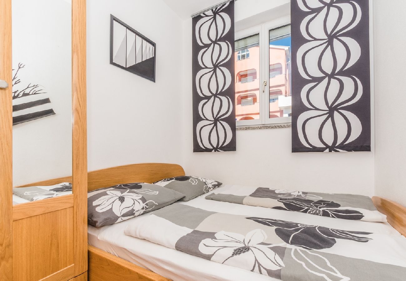 Apartamento en Crikvenica - Apartamento en Crikvenica con Seaview, Balcón, Acondicionador, WIFI (3492-3)