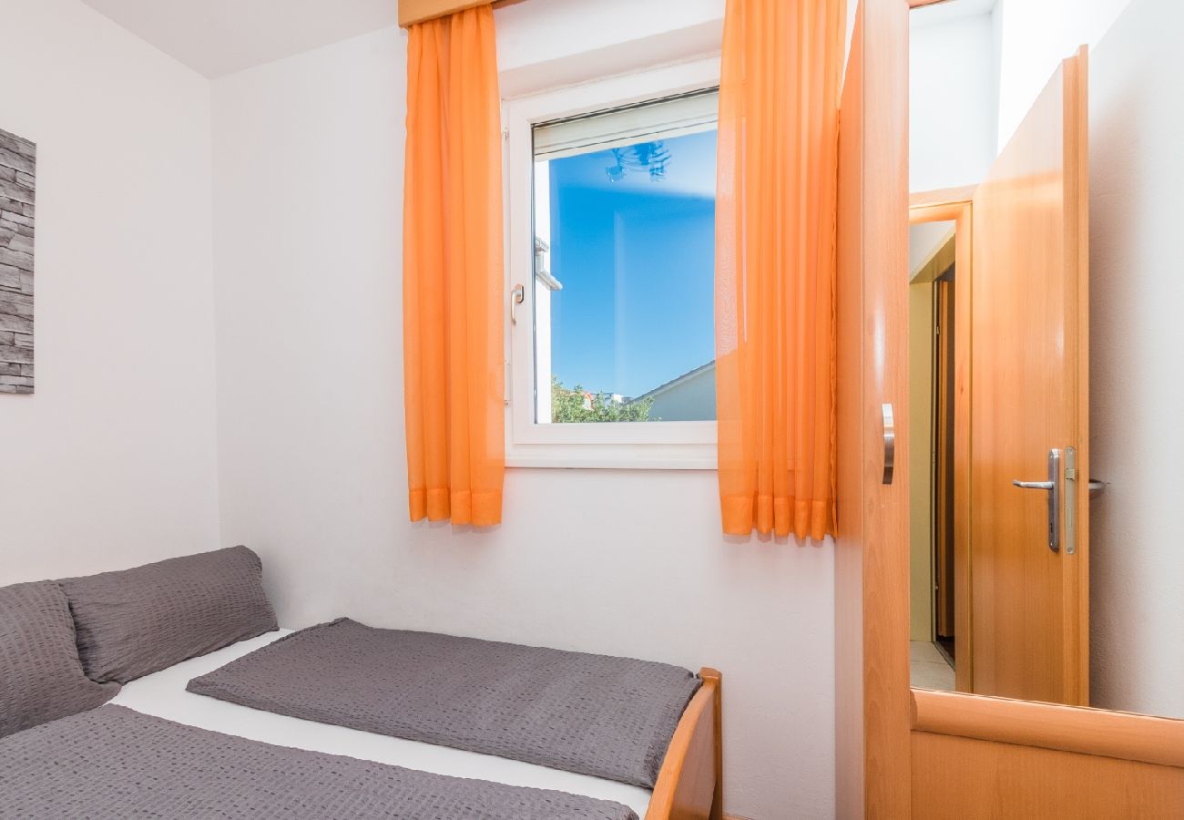 Apartamento en Crikvenica - Apartamento en Crikvenica con Seaview, Terraza, Acondicionador, WIFI (3492-5)