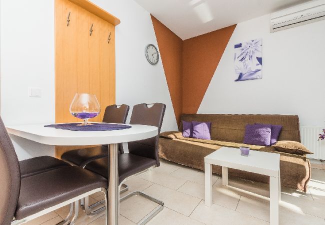 Apartamento en Crikvenica - Apartamento en Crikvenica con Seaview, Terraza, Acondicionador, WIFI (3492-6) Apartamento en Crikvenica - Apartamento en Crikvenica con Seaview, Terraza, Acondicionador, WIFI (3492-6)
