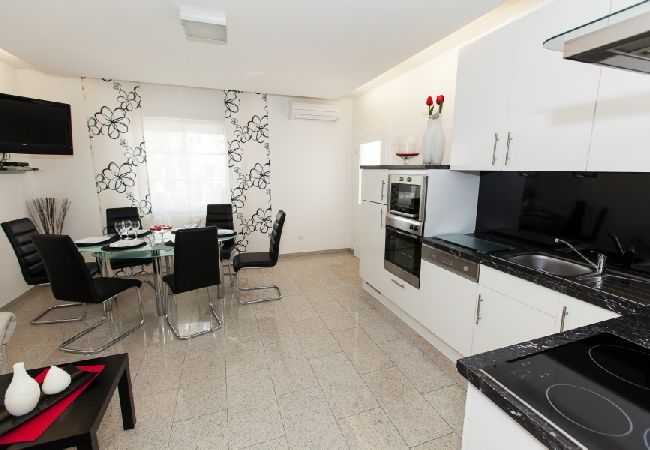 Apartamento en Crikvenica - Apartamento en Crikvenica con Seaview, Terraza, Acondicionador, WIFI (3492-10) Apartamento en Crikvenica - Apartamento en Crikvenica con Seaview, Terraza, Acondicionador, WIFI (3492-10)