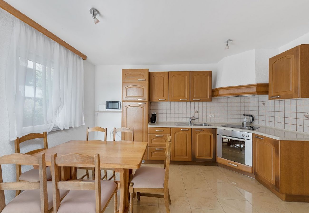 Apartamento en Sukošan - Apartamento en Sukošan con Seaview, Terraza, Acondicionador, WIFI (3495-2)