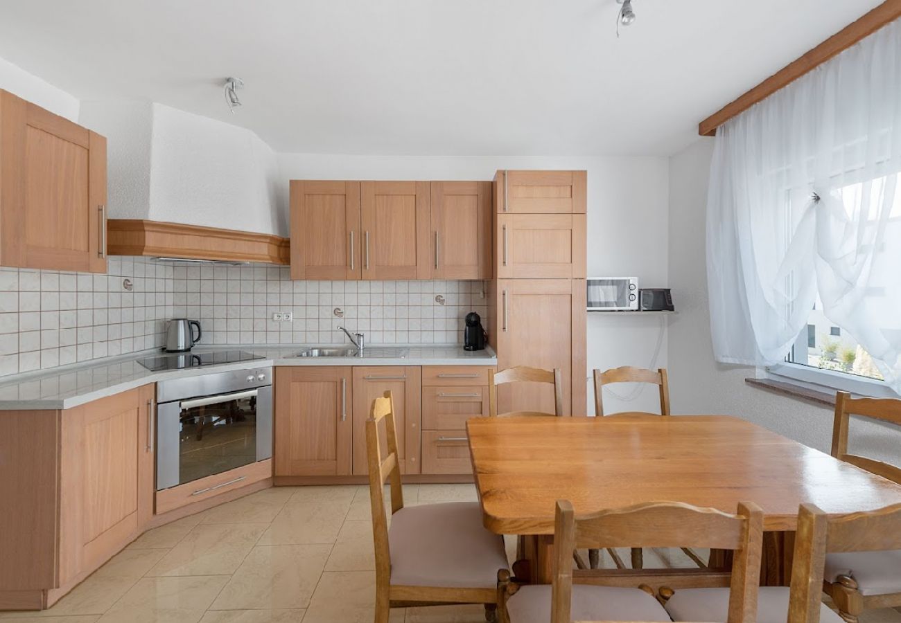 Apartamento en Sukošan - Apartamento en Sukošan con Seaview, Terraza, Acondicionador, WIFI (3495-3)