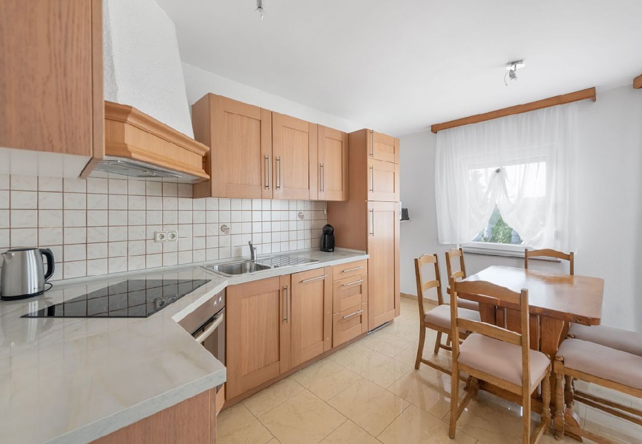 Apartamento en Sukošan - Apartamento en Sukošan con Seaview, Terraza, Acondicionador, WIFI (3495-3)