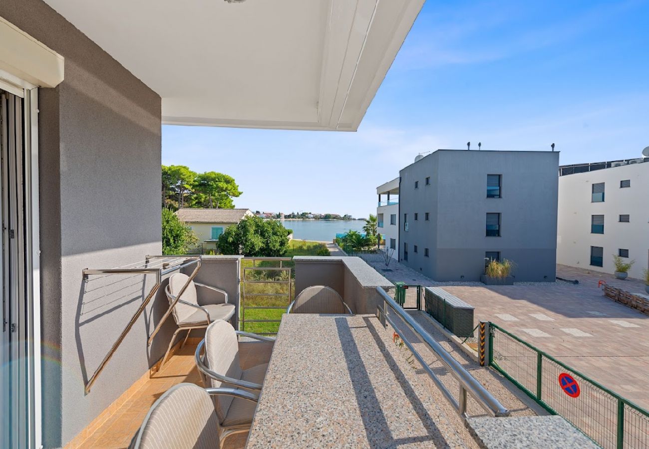 Apartamento en Sukošan - Apartamento en Sukošan con Seaview, Terraza, Acondicionador, WIFI (3495-4)