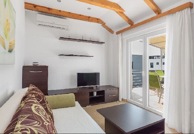 Apartamento en Sukošan - Apartamento en Sukošan con Seaview, Terraza, Acondicionador, WIFI (3495-5) Apartamento en Sukošan - Apartamento en Sukošan con Seaview, Terraza, Acondicionador, WIFI (3495-5)