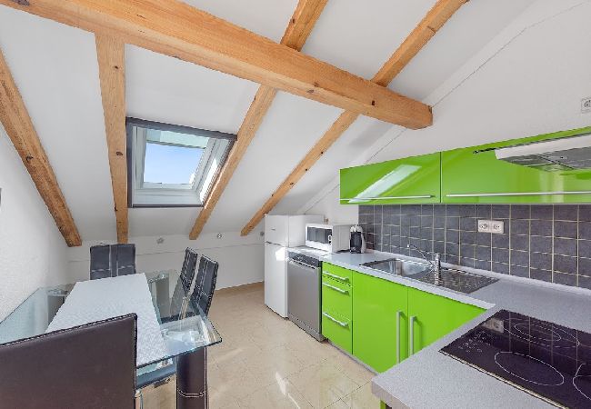 Apartamento en Sukošan - Apartamento en Sukošan con Seaview, Terraza, Acondicionador, WIFI (3495-5) Apartamento en Sukošan - Apartamento en Sukošan con Seaview, Terraza, Acondicionador, WIFI (3495-5)