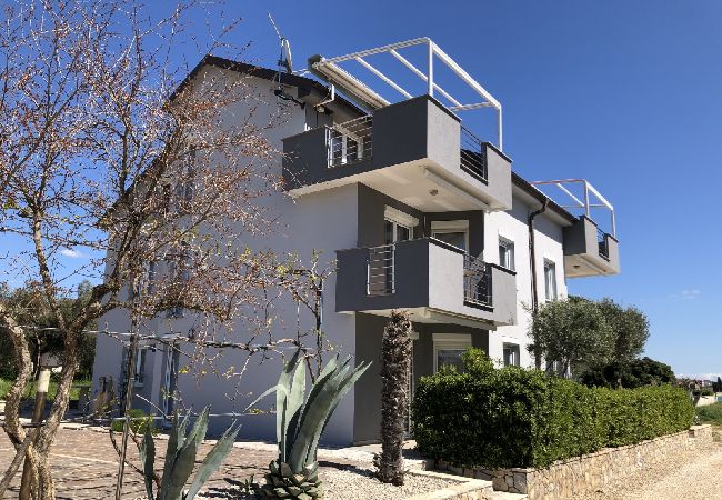 Apartamento en Sukošan - Apartamento en Sukošan con Seaview, Terraza, Acondicionador, WIFI (3495-5) Apartamento en Sukošan - Apartamento en Sukošan con Seaview, Terraza, Acondicionador, WIFI (3495-5)