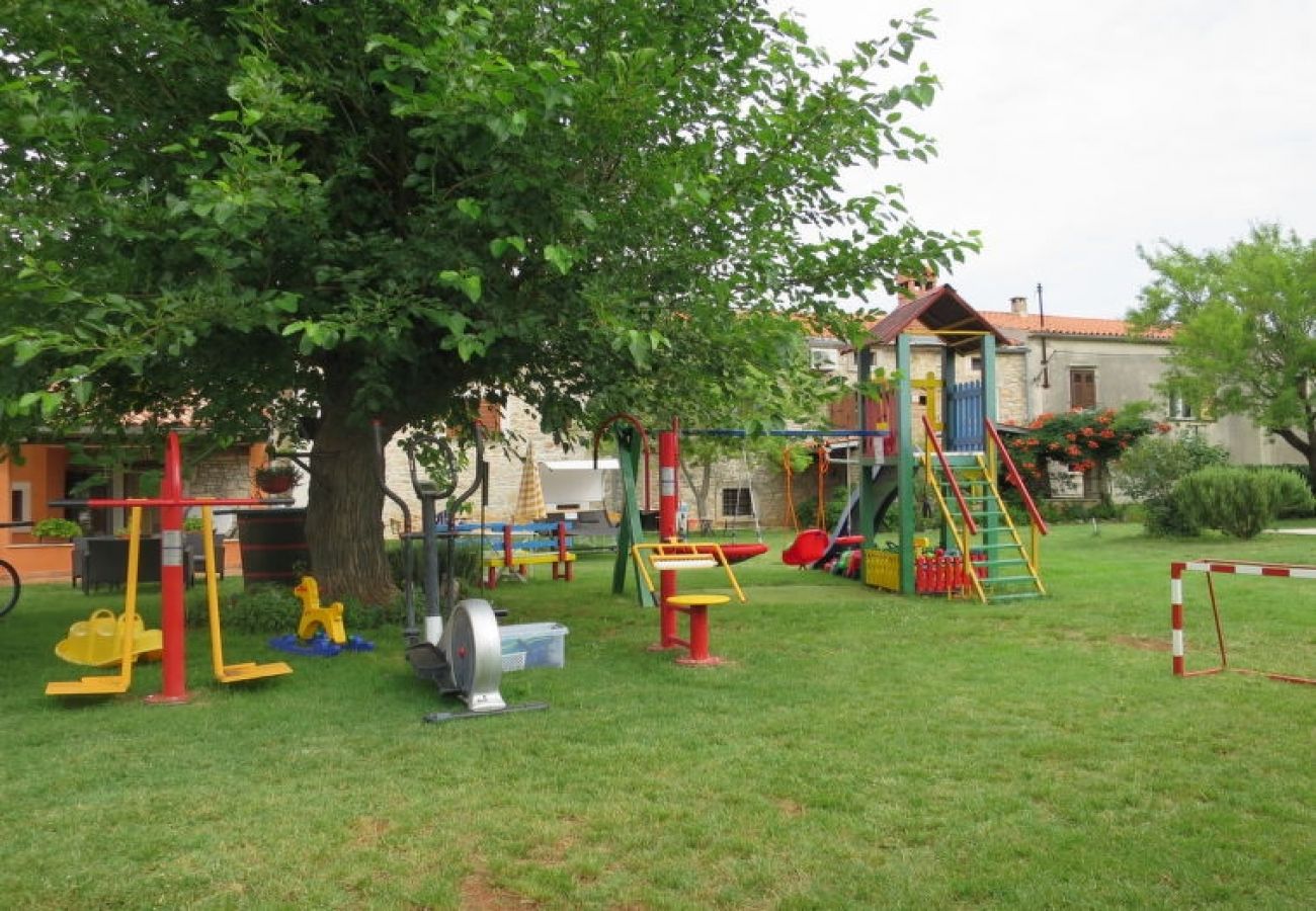 Casa en Vodnjan - Casa de vacaciones en Vodnjan con Terraza, Acondicionador, WIFI, Lavadora (3556-1)