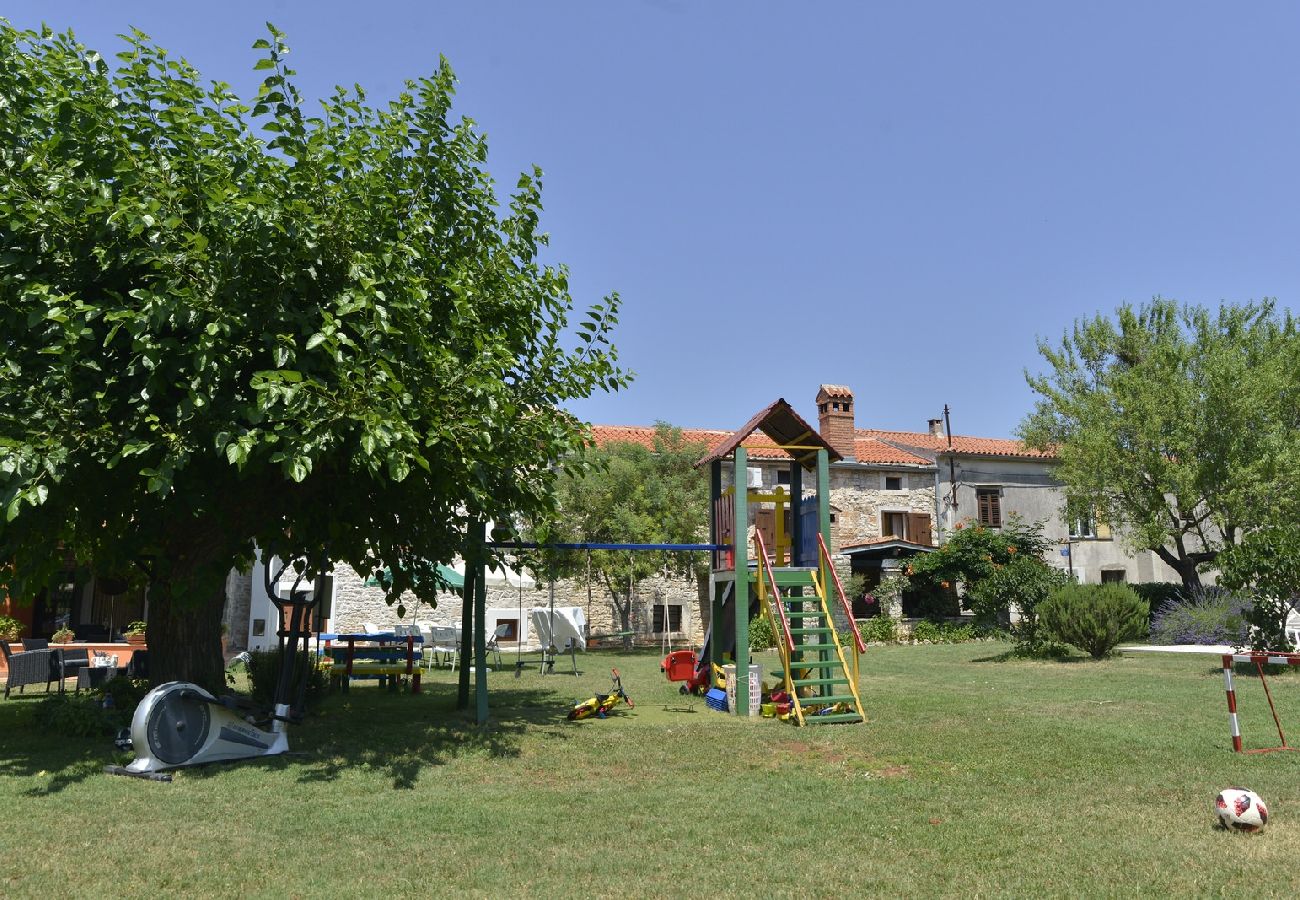 Casa en Vodnjan - Casa de vacaciones en Vodnjan con Terraza, Acondicionador, WIFI, Lavadora (3556-1)