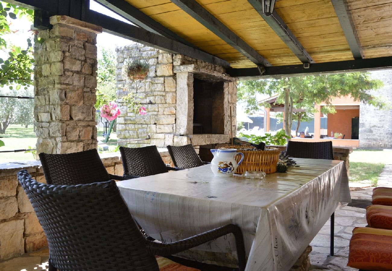 Casa en Vodnjan - Casa de vacaciones en Vodnjan con Terraza, Acondicionador, WIFI, Lavadora (3556-1)