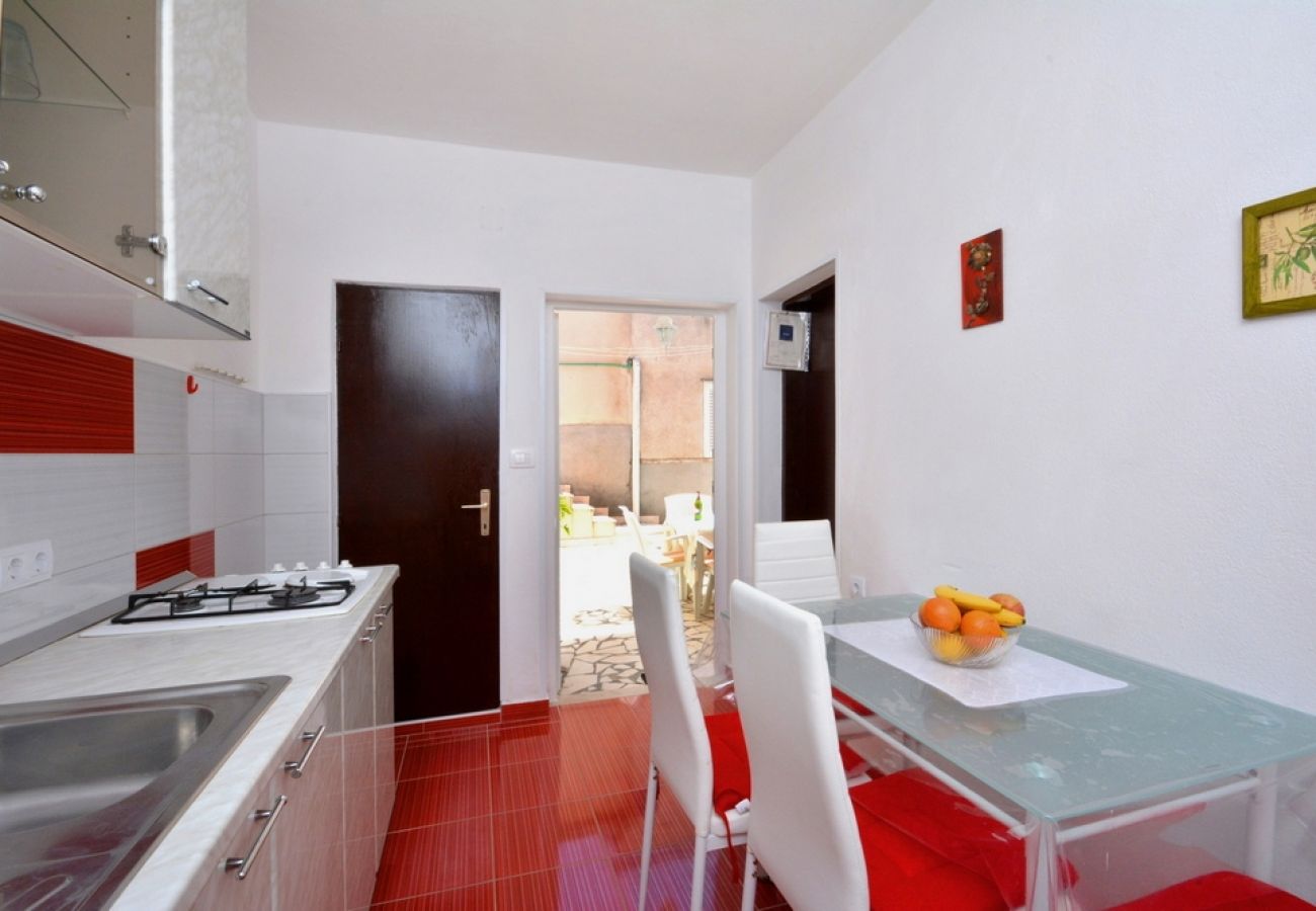 Apartamento en Žuljana - Apartamento en Žuljana con Terraza, Acondicionador, WIFI (3558-5)