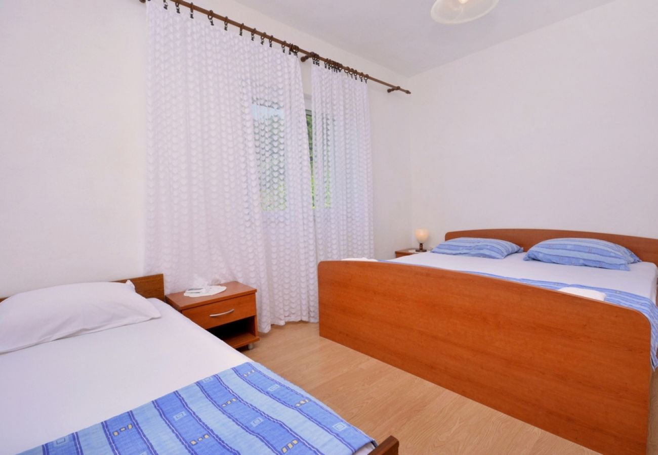 Apartamento en Žuljana - Apartamento en Žuljana con Terraza, Acondicionador, WIFI (3558-5)