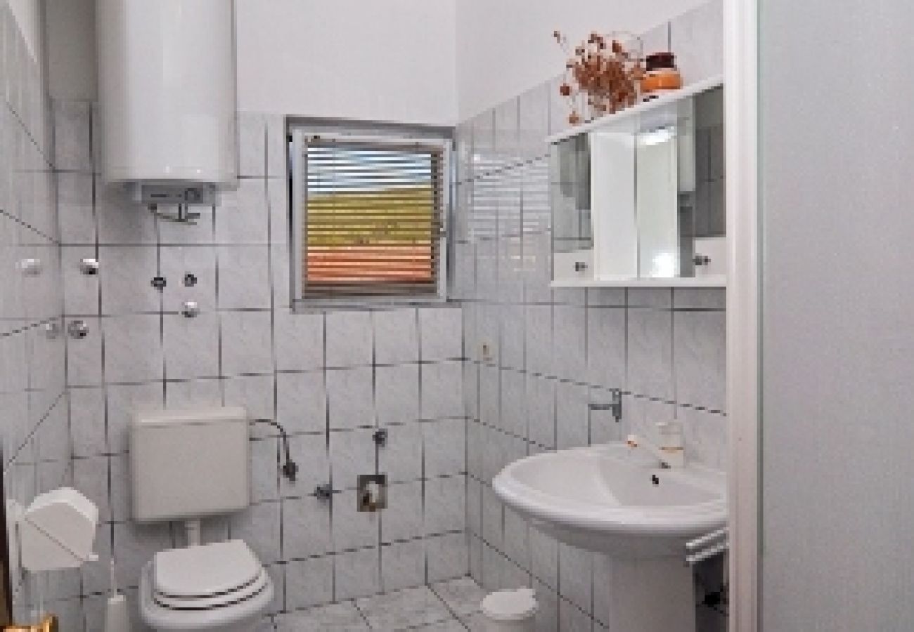 Apartamento en Sukošan - Apartamento en Sukošan con Terraza, Acondicionador, WIFI (654-3)