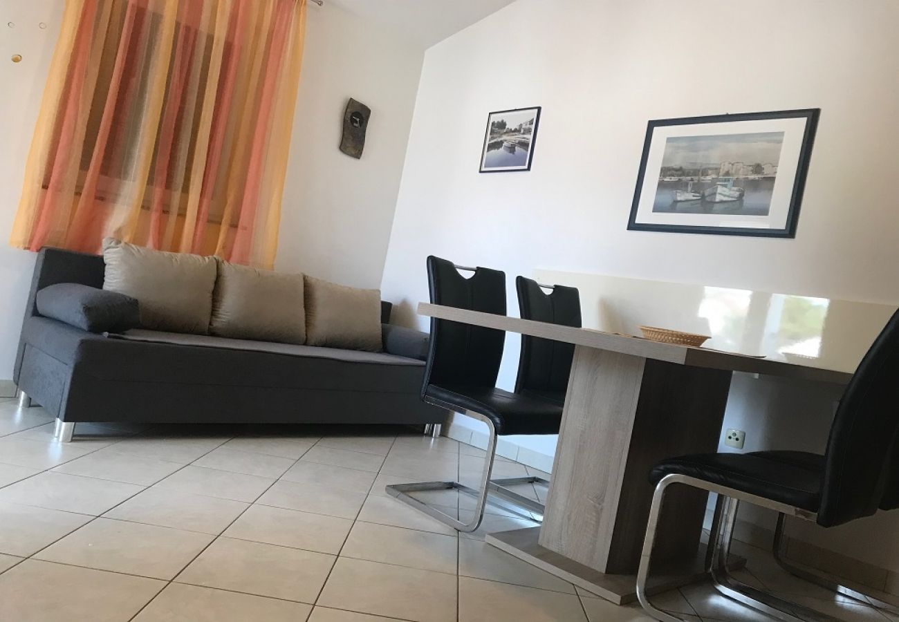 Apartamento en Punat - Apartamento en Punat con Balcón, Acondicionador, WIFI, Lavadora (3590-1)