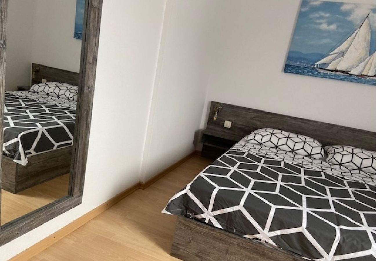 Apartamento en Punat - Apartamento en Punat con Balcón, Acondicionador, WIFI, Lavadora (3590-1)