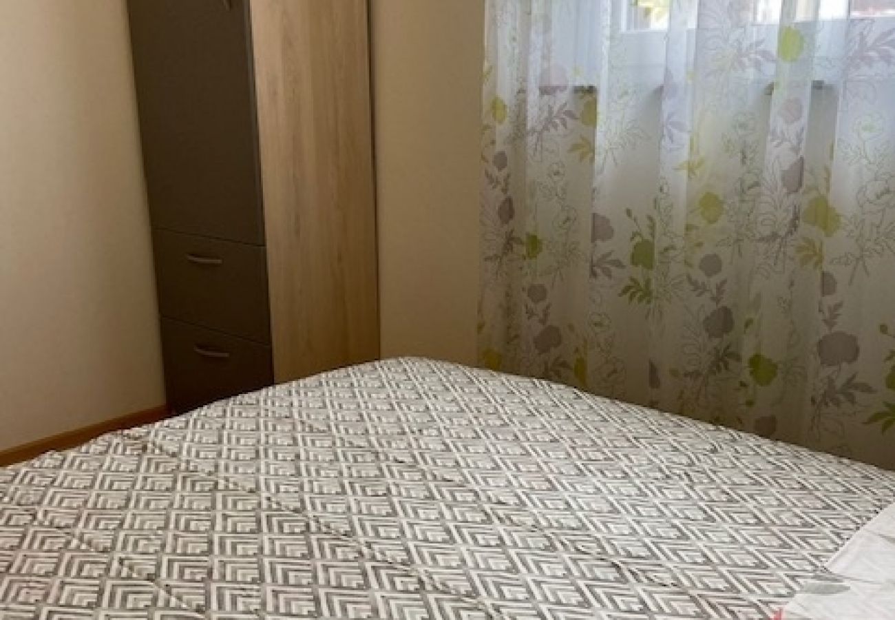 Apartamento en Punat - Apartamento en Punat con Balcón, Acondicionador, WIFI, Lavadora (3590-1)