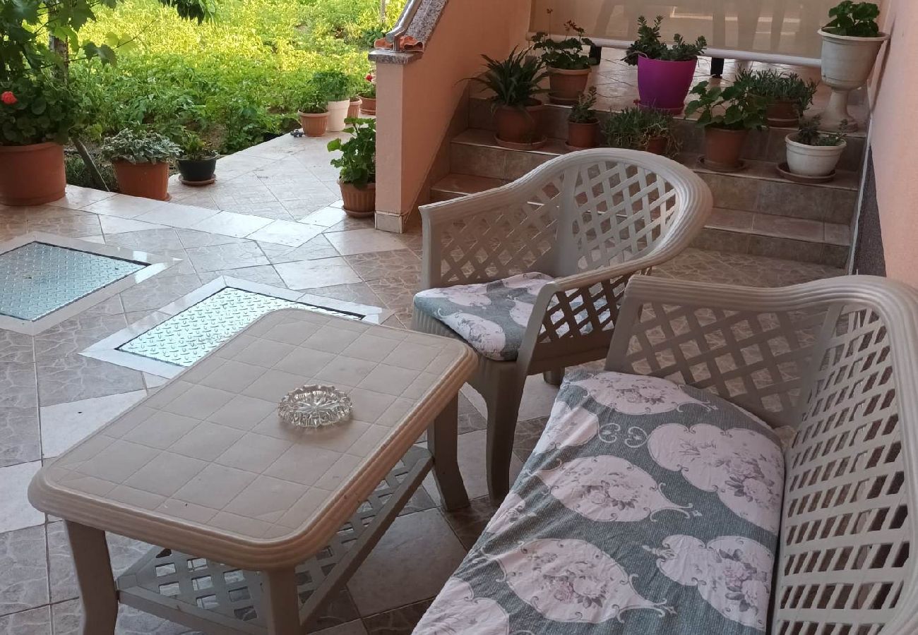 Apartamento en Privlaka - Apartamento en Privlaka con Terraza, Acondicionador, WIFI, Lavadora (821-2)