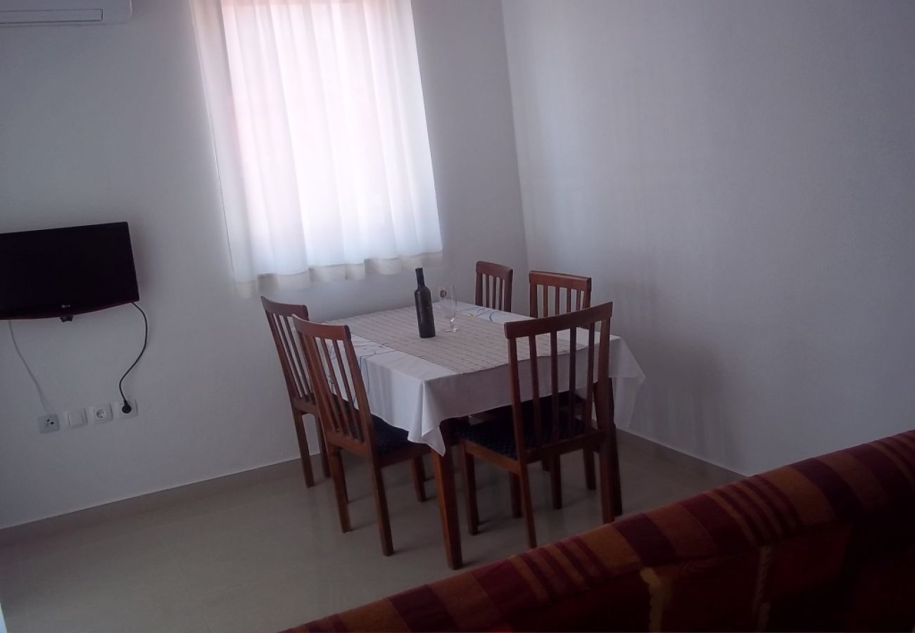 Apartamento en Vodice - Apartamento en Vodice con Terraza, Acondicionador, WIFI (3599-5)