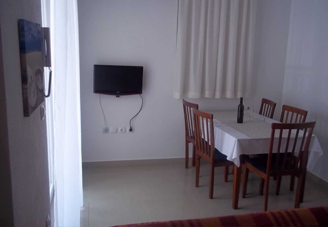 Apartamento en Vodice - Apartamento en Vodice con Terraza, Acondicionador, WIFI (3599-5)