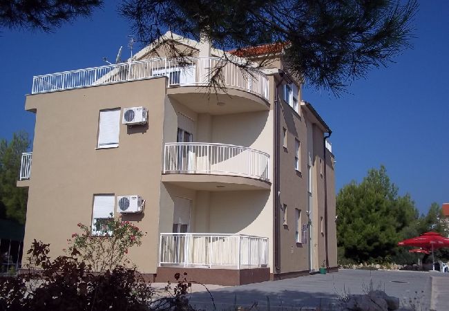 Apartamento en Vodice - Apartamento en Vodice con Terraza, Acondicionador, WIFI (3599-8) Apartamento en Vodice - Apartamento en Vodice con Terraza, Acondicionador, WIFI (3599-8)