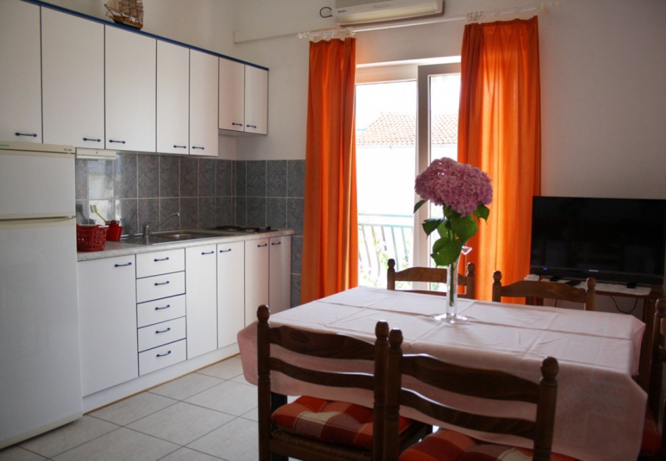 Apartamento en Vodice - Apartamento en Vodice con Seaview, Balcón, Acondicionador, WIFI (3671-2)