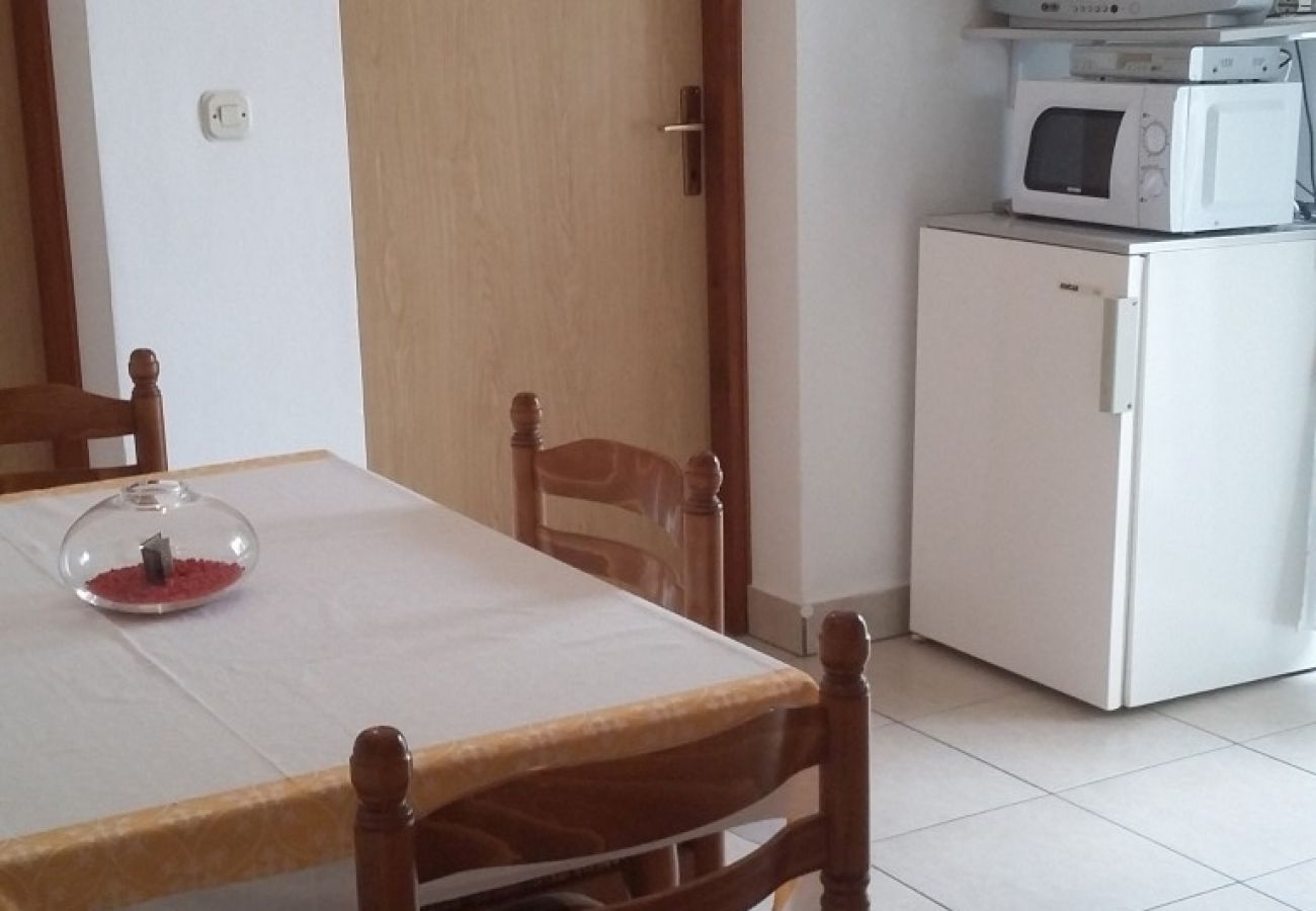 Apartamento en Vodice - Apartamento en Vodice con Seaview, Balcón, Acondicionador, WIFI (612-3)