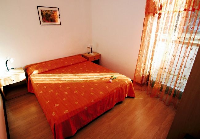 Apartamento en Novigrad - Apartamento en Novigrad con Terraza, Acondicionador, WIFI, Lavadora (3663-1) Apartamento en Novigrad - Apartamento en Novigrad con Terraza, Acondicionador, WIFI, Lavadora (3663-1)