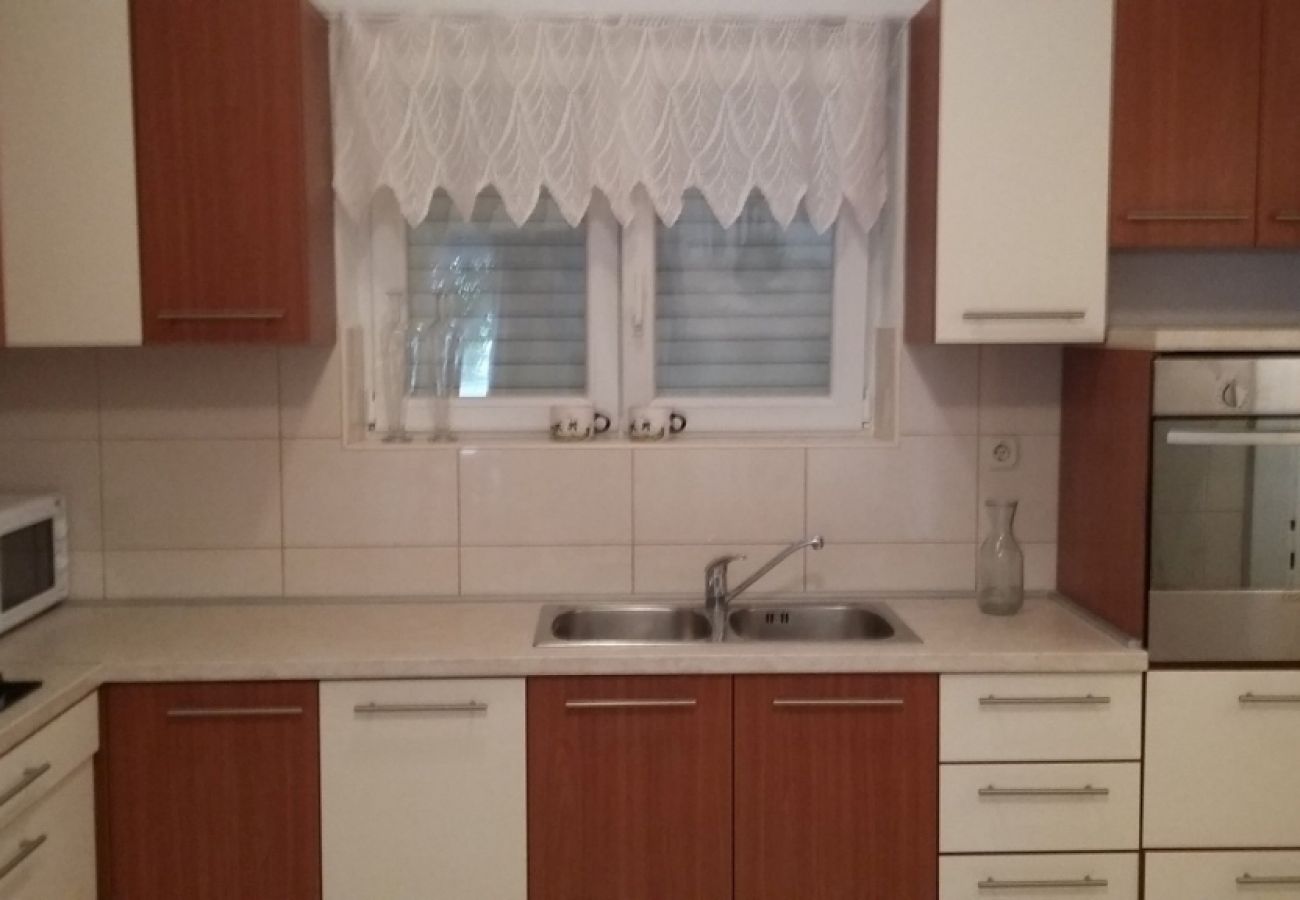 Apartamento en Vodice - Apartamento en Vodice con Terraza, Acondicionador, WIFI, Lavadora (3671-6)