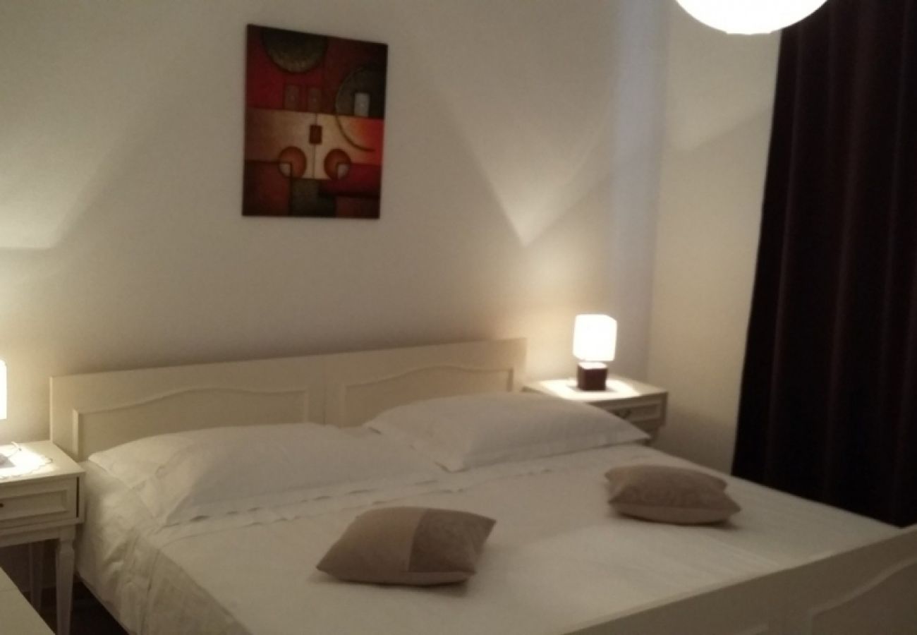 Apartamento en Vodice - Apartamento en Vodice con Terraza, Acondicionador, WIFI, Lavadora (3671-6)